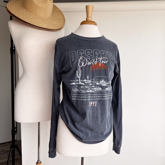 Tops - 1991 DESERT WORLD TOUR GRAPHIC TEE